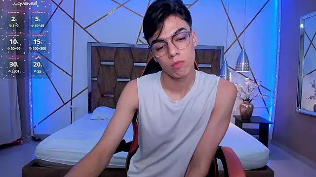 Snapshot of Gerony_ chatting on February 7, 8:11 am Gerony online show from February 7, 8:11 am