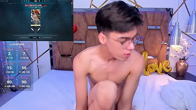 Snapshot of Gerony_ chatting on February 8, 7:59 am Gerony online show from February 8, 7:59 am