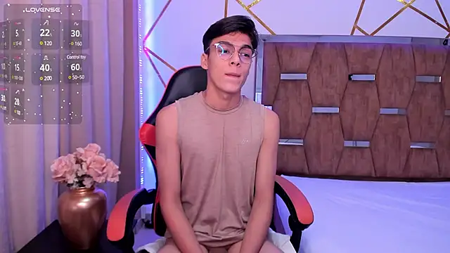 Snapshot of Gerony_ chatting on March 12, 7:57 am Gerony online show from March 12, 7:57 am