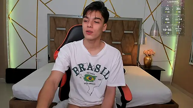 Snapshot of Gerony_ chatting on March 20, 7:47 am Gerony online show from March 20, 7:47 am