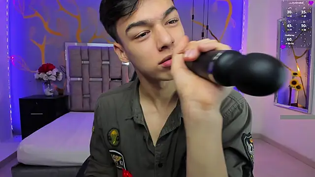 Snapshot of Gerony_ chatting on March 23, 5:32 am Gerony online show from March 23, 5:32 am