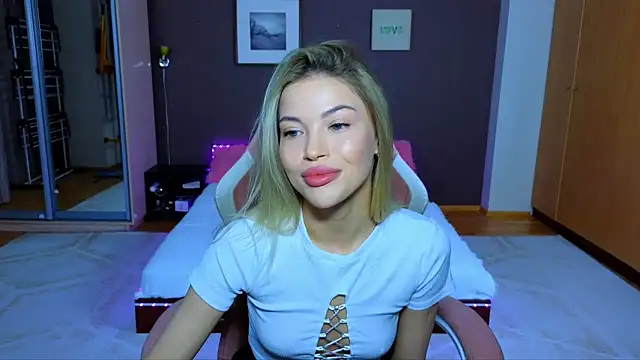 EmmyMills online show from January 24, 10:08 pm