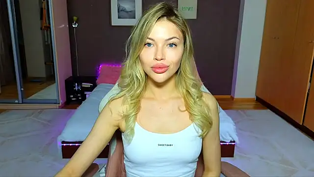 EmmyMills online show from February 13, 9:27 pm