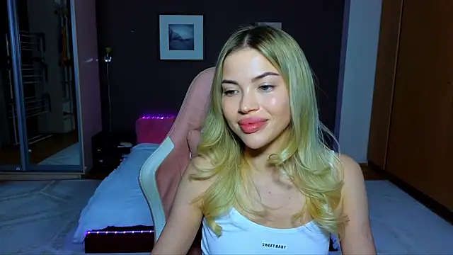 EmmyMills online show from February 20, 9:42 pm