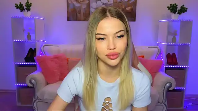 EmmyMills online show from November 7, 11:38 pm