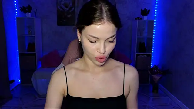 Snapshot of EmmyMills chatting on June 23, 11:58 pm EmmyMills online show from June 23, 11:58 pm
