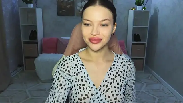 Snapshot of EmmyMills chatting on July 14, 12:46 am EmmyMills online show from July 14, 12:46 am