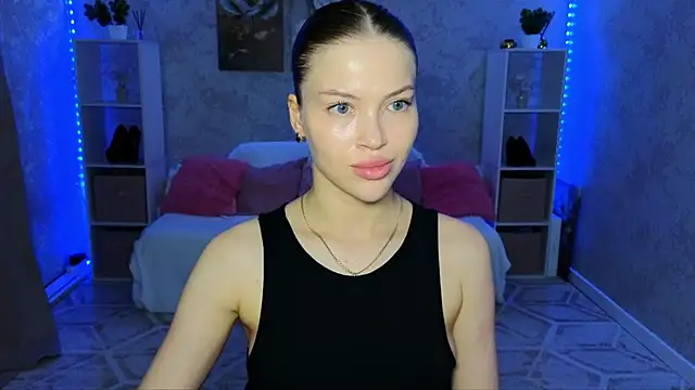 Snapshot of EmmyMills chatting on August 1, 9:03 pm EmmyMills online show from August 1, 9:03 pm
