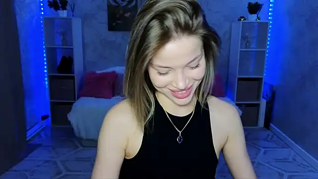 Snapshot of EmmyMills chatting on August 5, 9:06 pm EmmyMills online show from August 5, 9:06 pm