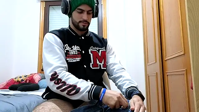 Jackyrose online show from December 8, 1:56 am