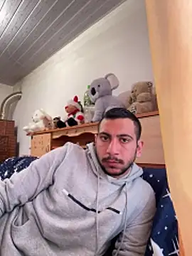 emea4 online show from April 8, 3:12 pm