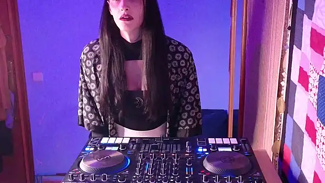 MemiKouki online show from March 15, 7:48 pm