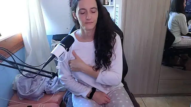 MemiKouki online show from September 25, 2:32 pm