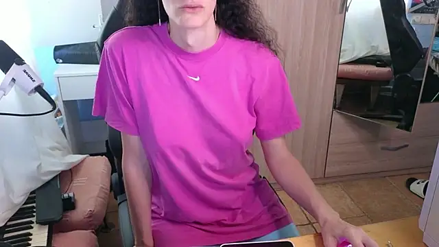 MemiKouki online show from June 6, 5:06 pm