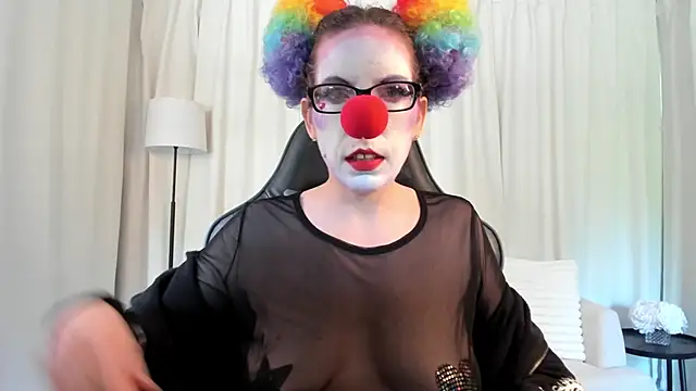 Snapshot of SaraDesirexo chatting on May 8, 12:43 pm SaraDesirexo online show from May 8, 12:43 pm