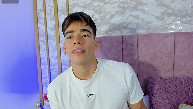 Snapshot of its_liam18 chatting on February 9, 9:39 pm its liam18 online show from February 9, 9:39 pm