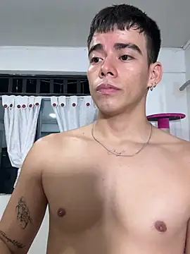 Snapshot of its_liam18 chatting on March 11, 1:59 am its liam18 online show from March 11, 1:59 am