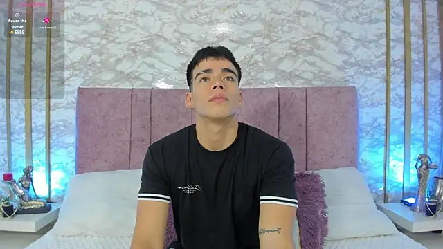 Snapshot of its_liam18 chatting on March 15, 9:05 pm its liam18 online show from March 15, 9:05 pm