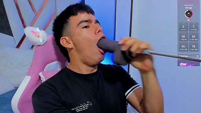 Snapshot of its_liam18 chatting on October 11, 11:58 pm its liam18 online show from October 11, 11:58 pm