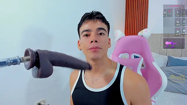 Snapshot of its_liam18 chatting on October 26, 1:33 am its liam18 online show from October 26, 1:33 am