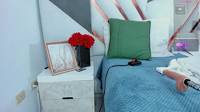 Snapshot of its_liam18 chatting on December 19, 9:55 pm its liam18 online show from December 19, 9:55 pm