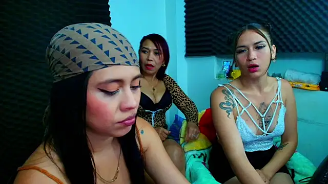 Snapshot of dannamomcerrat chatting on January 21, 12:25 am dannamomcerrat online show from January 21, 12:25 am