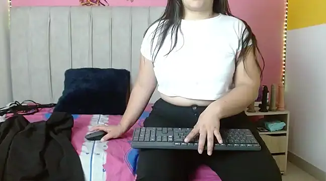 Snapshot of monickhot303av chatting on January 17, 3:34 am monickhot303av online show from January 17, 3:34 am