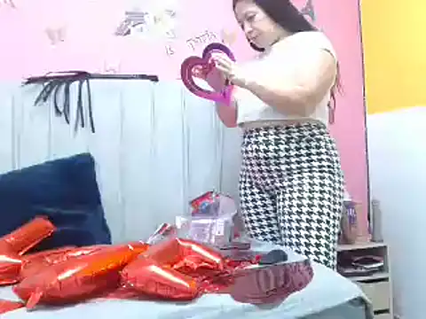 Snapshot of monickhot303av chatting on February 14, 1:45 am monickhot303av online show from February 14, 1:45 am