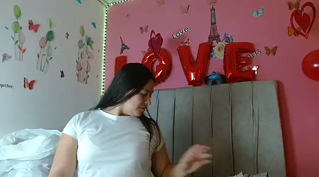 Snapshot of monickhot303av chatting on February 19, 8:52 pm monickhot303av online show from February 19, 8:52 pm