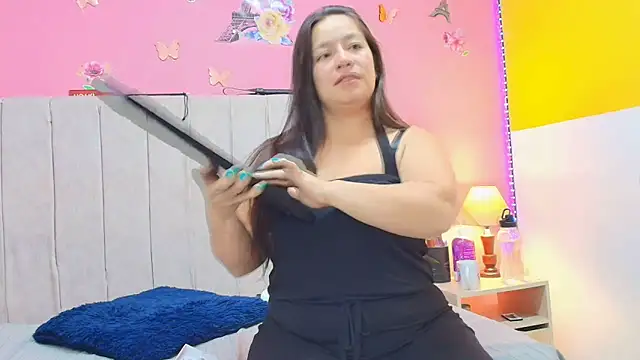 Snapshot of monickhot303av chatting on March 22, 4:56 am monickhot303av online show from March 22, 4:56 am