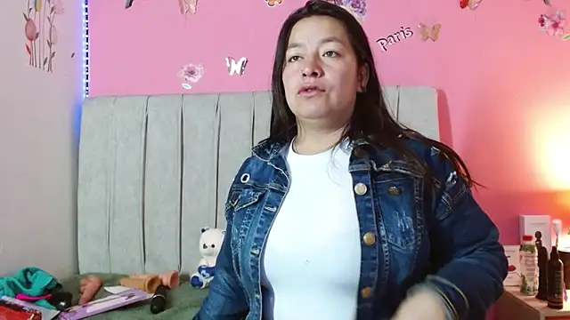 Snapshot of monickhot303av chatting on September 17, 5:20 am monickhot303av online show from September 17, 5:20 am