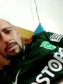 Snapshot of fire_menxxx001 chatting on December 15, 11:42 pm fire menxxx001 online show from December 15, 11:42 pm