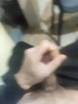 Snapshot of ssikerek23 chatting on November 19, 2:33 am ssikerek23 online show from November 19, 2:33 am