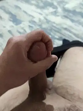 Snapshot of ssikerek23 chatting on February 5, 5:50 pm ssikerek23 online show from February 5, 5:50 pm