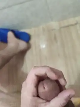 Snapshot of ssikerek23 chatting on March 5, 9:55 pm ssikerek23 online show from March 5, 9:55 pm