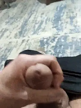 Snapshot of ssikerek23 chatting on April 3, 1:36 am ssikerek23 online show from April 3, 1:36 am