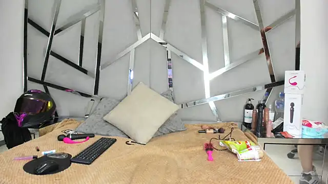 Catherinee69 x online show from December 4, 3:38 am