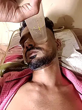 Snapshot of saggy1218 chatting on December 13, 7:53 pm saggy1218 online show from December 13, 7:53 pm