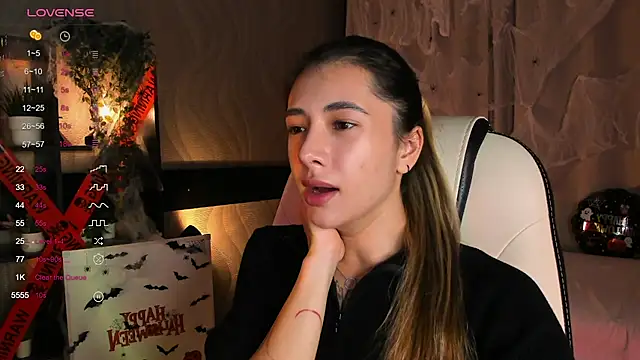 Snapshot of DarlaLike chatting on October 31, 3:40 am DarlaLike online show from October 31, 3:40 am