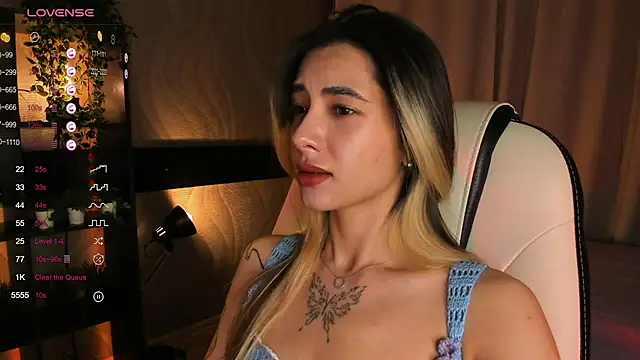 Snapshot of DarlaLike chatting on November 5, 3:39 am DarlaLike online show from November 5, 3:39 am