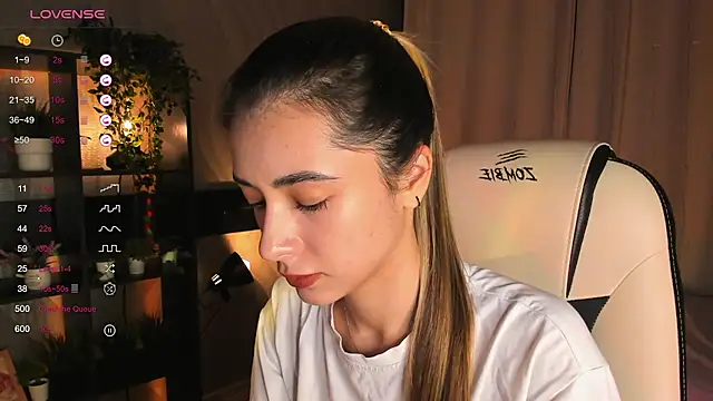 Snapshot of DarlaLike chatting on November 8, 3:39 am DarlaLike online show from November 8, 3:39 am