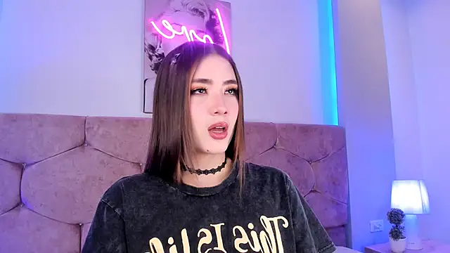 Snapshot of lunar_leen chatting on December 28, 6:40 pm lunar leen online show from December 28, 6:40 pm