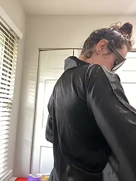 mrs  unknown online show from March 31, 4:07 pm