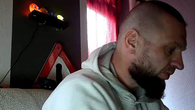 donhulio482 online show from March 1, 8:56 am