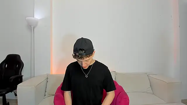 niico 18 online show from February 28, 9:15 am