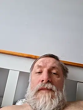 Snapshot of Outdoorsexlover chatting on February 19, 8:43 am Outdoorsexlover online show from February 19, 8:43 am