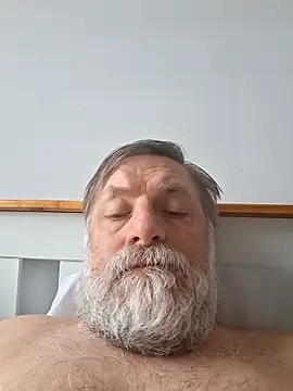 Snapshot of Outdoorsexlover chatting on February 23, 8:01 am Outdoorsexlover online show from February 23, 8:01 am