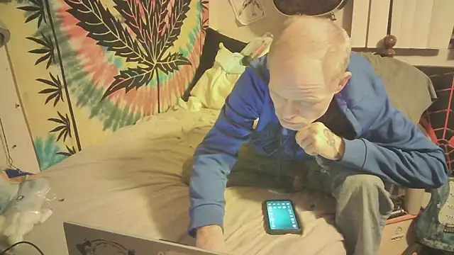 Snapshot of jaxx12369 chatting on March 7, 8:34 am jaxx12369 online show from March 7, 8:34 am