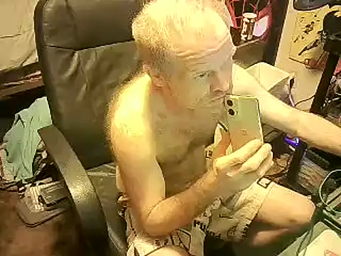 Snapshot of jaxx12369 chatting on March 20, 1:35 am jaxx12369 online show from March 20, 1:35 am