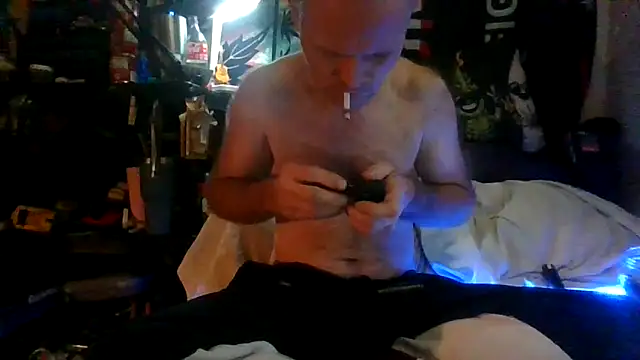 Snapshot of jaxx12369 chatting on October 21, 9:59 pm jaxx12369 online show from October 21, 9:59 pm